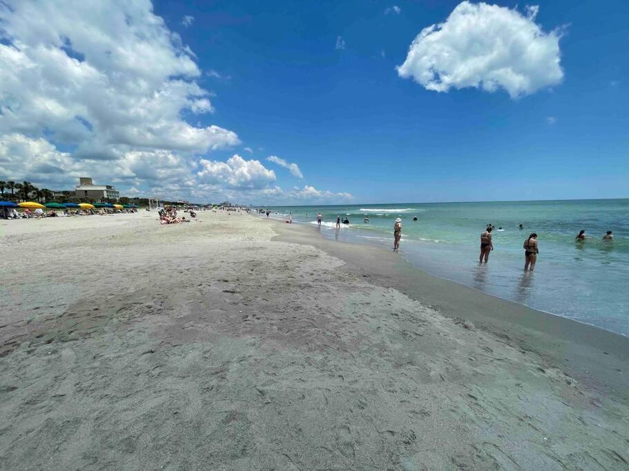 Elegant Coastal Getaway Spacious 3Br Chelsea House Myrtle Beach Eksteriør billede